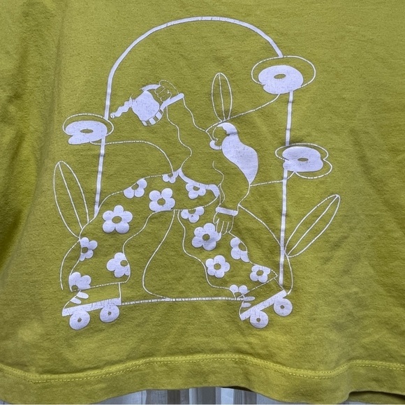 Twik crop top short sleeve graphic shirt - Picture 3 of 6